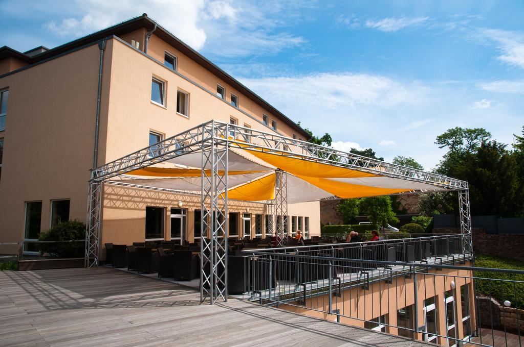 Bergwirtschaft Wilder Mann Hotel Und Restaurant Dresden Exterior photo