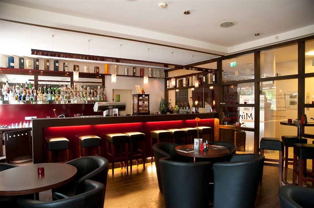 Bergwirtschaft Wilder Mann Hotel Und Restaurant Dresden Exterior photo